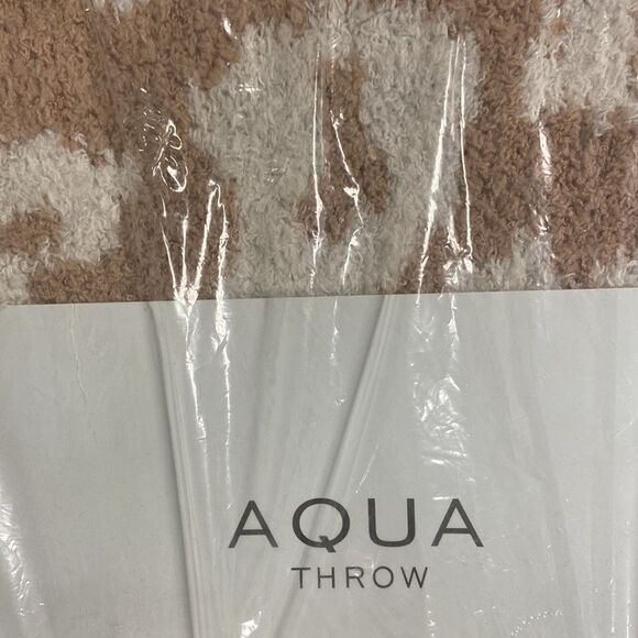 Aqua Leopard Cozy Throw - 100% Exclusive - Picture 3 of 3